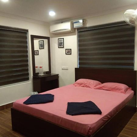 Capital Homestay Thiruvananthapuram Extérieur photo